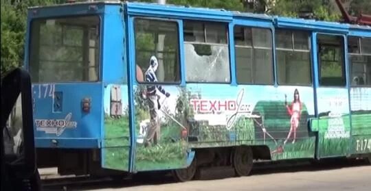 В Иркутске обстреляли трамвай.