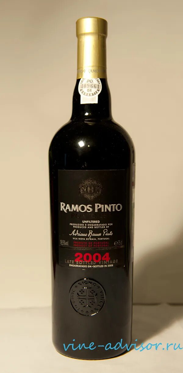 Выбираем портвейн. Португальский портвейн porto. Портвейн португалия. Портвейн португальский порто алегре. Портвейн порто португалия.