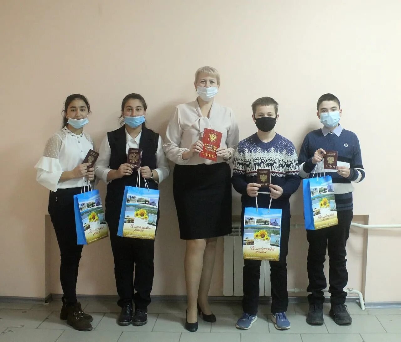 Пенсионный фонд романовская. Пенсионный фонд ростова. Моя мама работает в пенсионном фонде проект. Яйца романовская птицефабрика. Пенс.