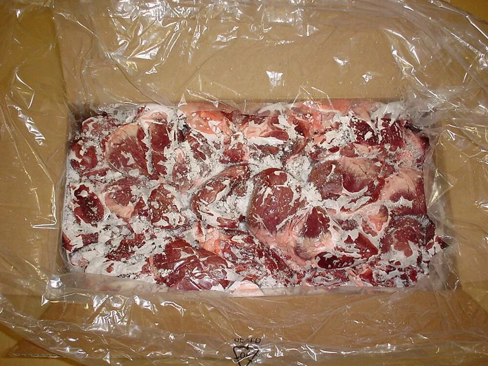Замороженное мясо купить. Субпродукты мясные замороженные. Мясо говядина заморозка.