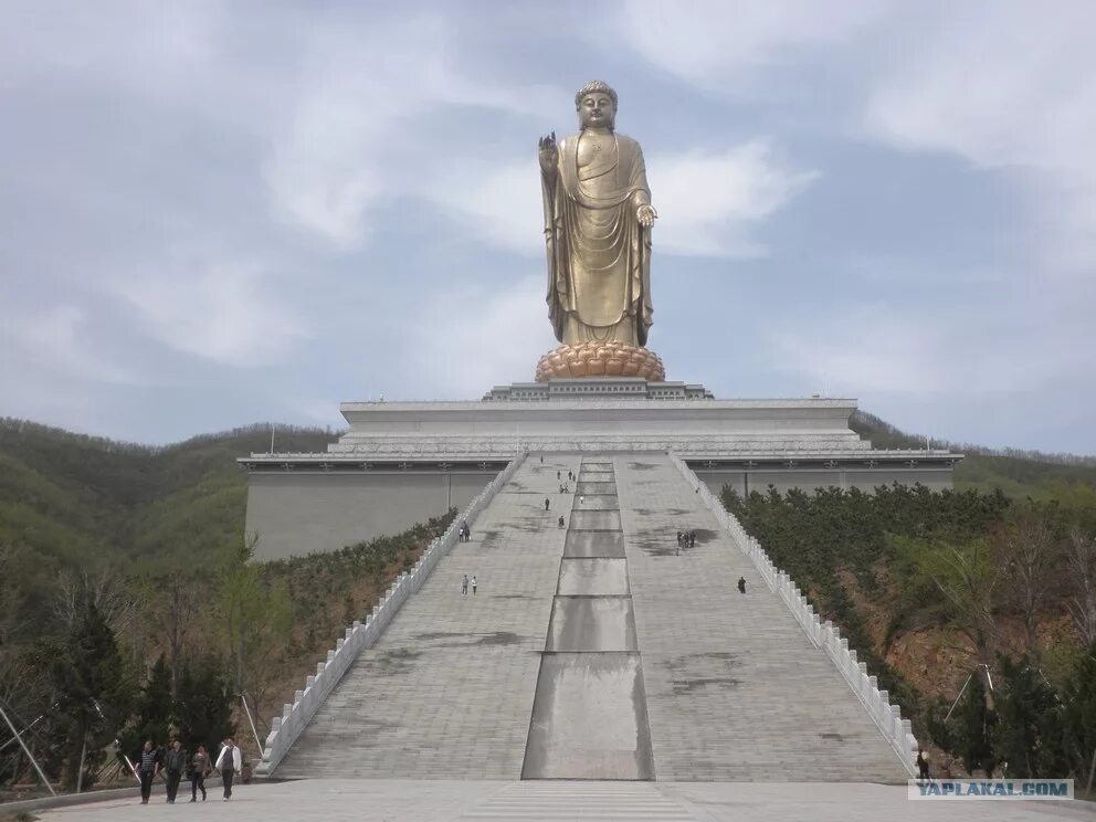 Большие статуи. Будда весеннего храма Китай. Статуя Будды весеннего храма в Китае. Весенний храм Будды, Китай, 153 метра. Статуя Будды Вайрочана.