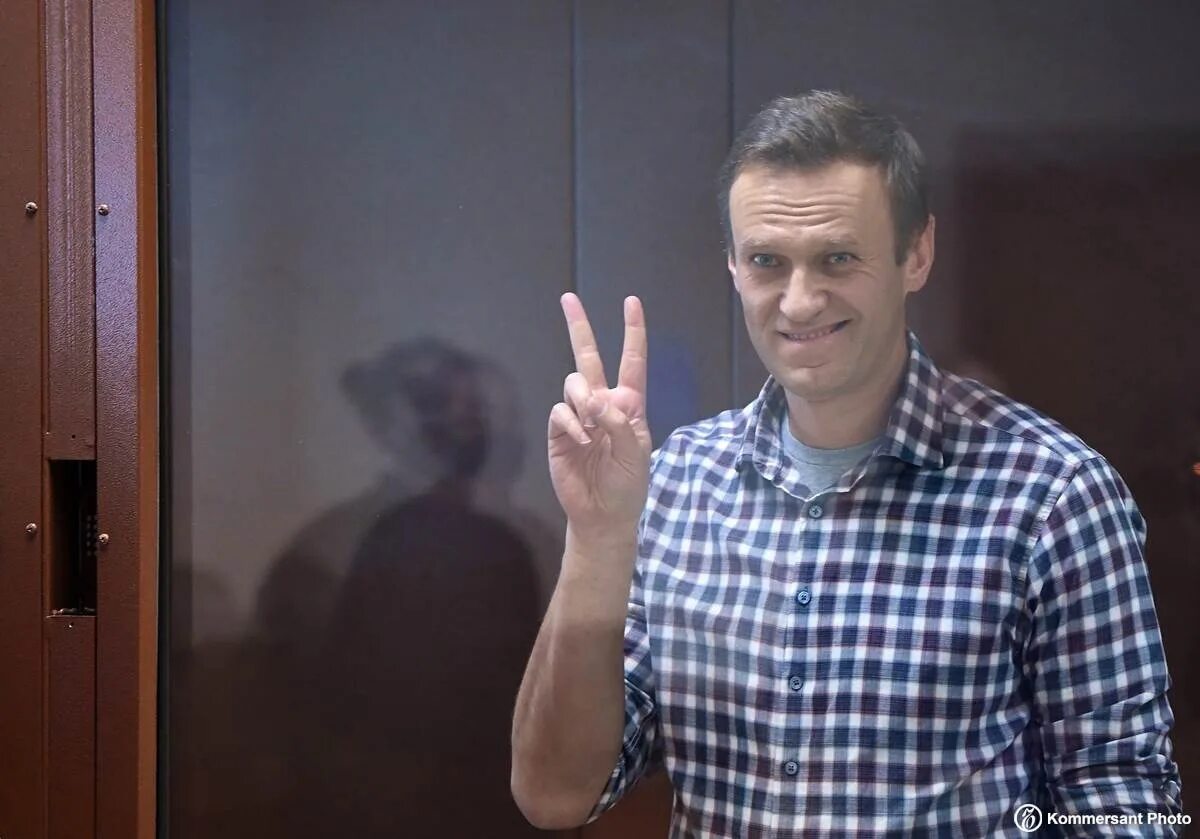 Где сейчас навальный 2024 год. Навальный 2013. Navalniy serdechko.