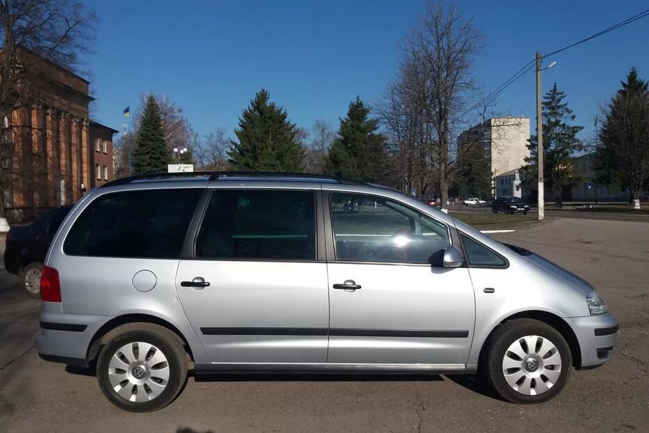 Volkswagen sharan года выпуска. Фольксваген Шаран 2006. Фольксваген Шаран 2006 год. Волькс Ваген Ширан белый. Фольксваген Шаран 2008.