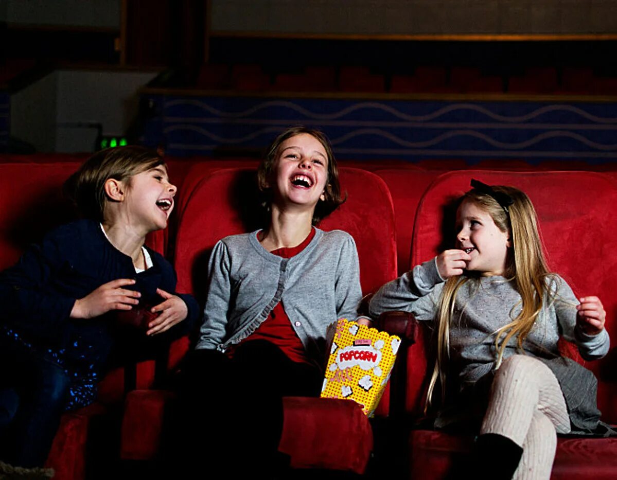 Кинотеатра Kids. Going to the Cinema and Theatre. Going to the Cinema for Kids. They like going to the cinema