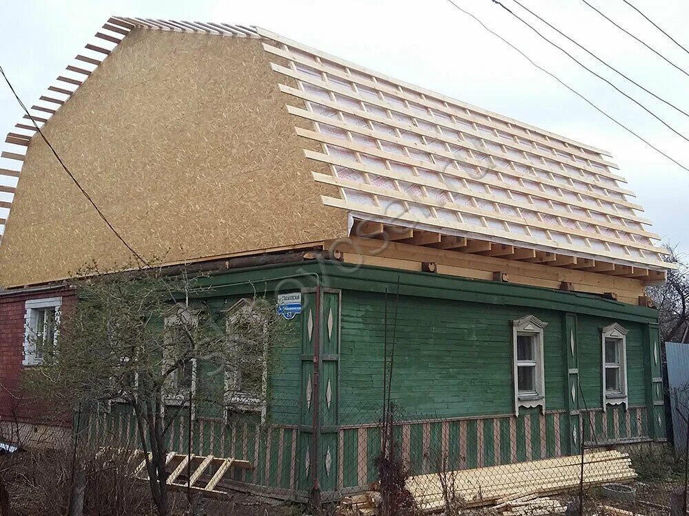 Крыша над старой крышей. Надстройка мансардного этажа. Достроить дом. Пристройка к старому дому. Реконструкция крыши.