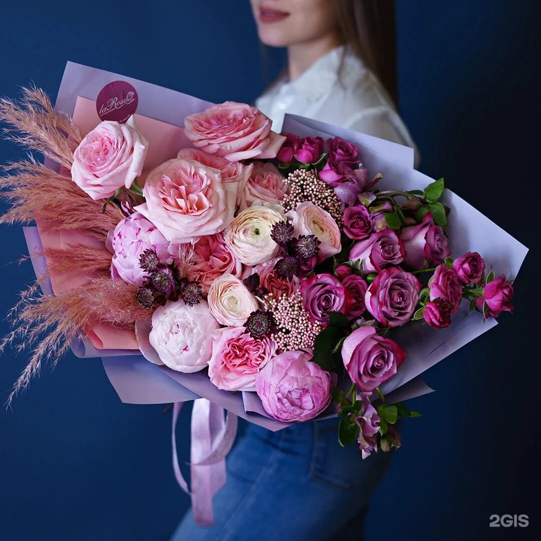 La rose новосибирск цветы. Фионы цветы букет. Студия цветов ля роуз. Ля цветы. Ля цветы.