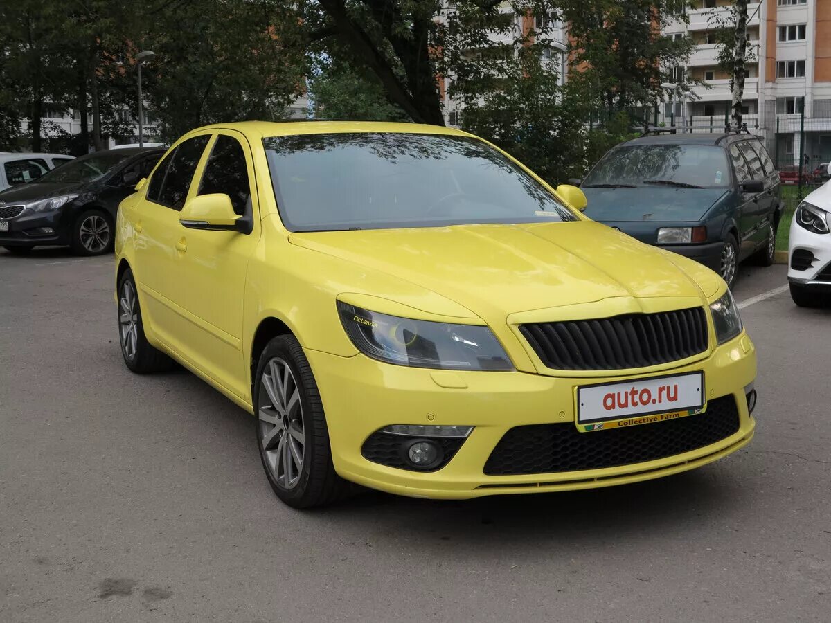 Skoda octavia rs 2.0 tdi. Skoda Octavia RS II. Skoda Octavia RS 2023 желтая. Skoda Octavia RS желтая.