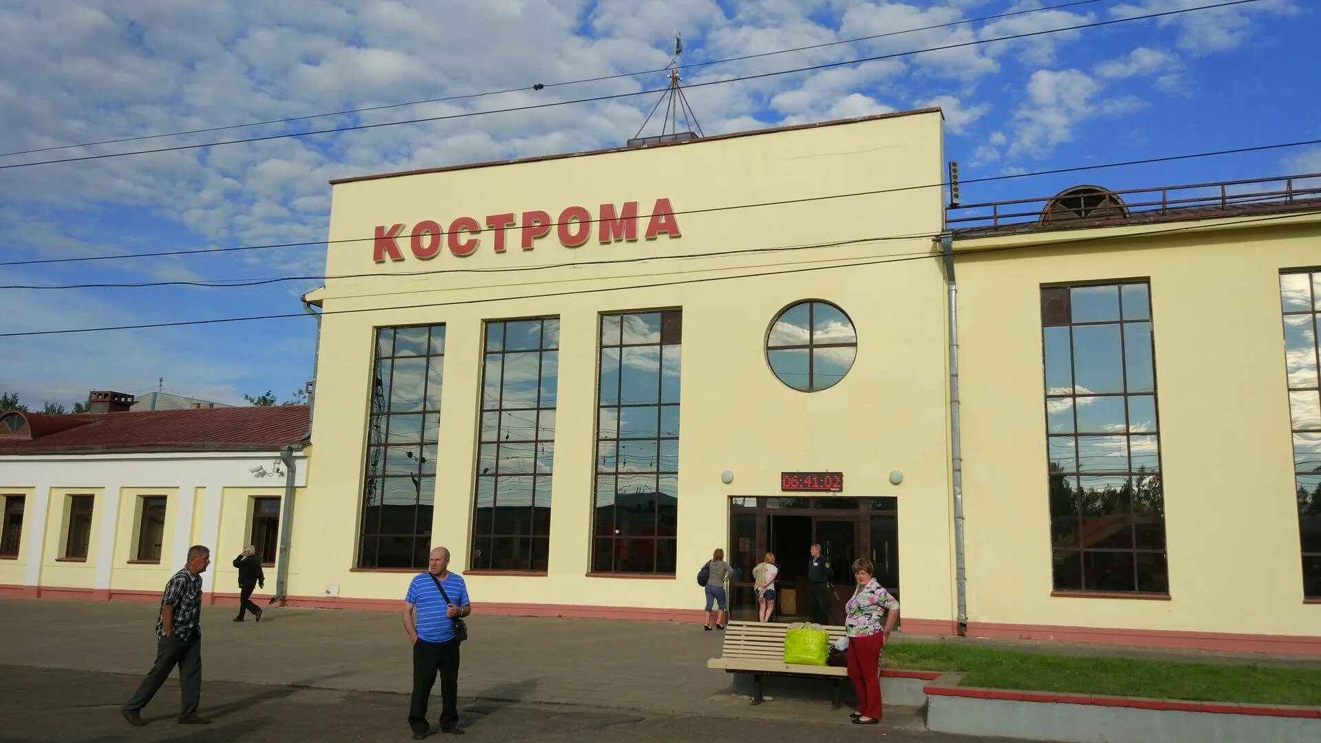 Кострома новая телефон. Вокзал в Костроме Кострома новая. ЖД вокзал Кострома. Старый ж д вокзал в Костроме. Новый ж д вокзал в Костроме.