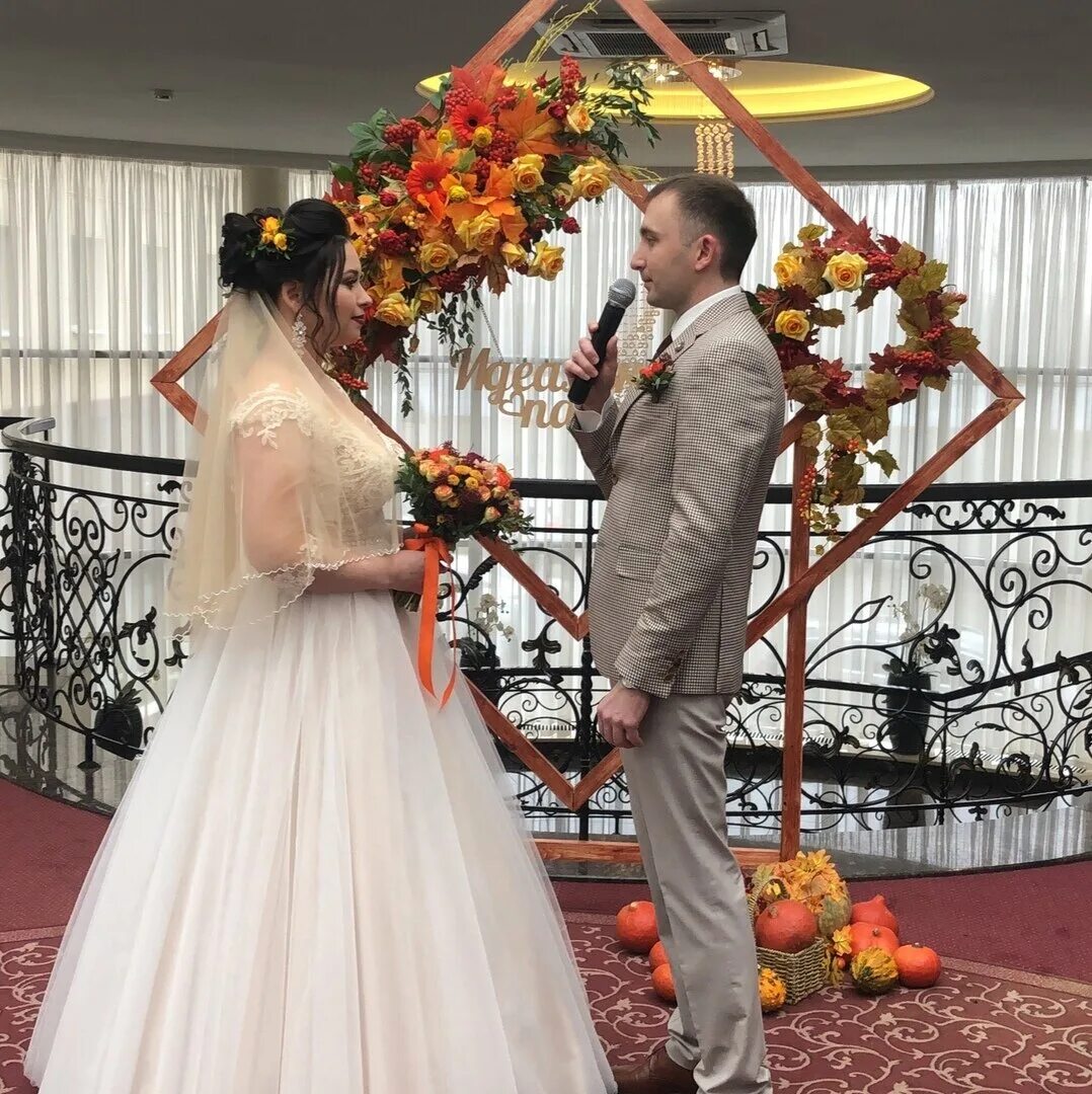 Свадьба блогера саши золотова. Вика золотова и саша. Свадьба саши золотова и вики. Свадьба золотовых. Свадьба саши золотова и вики.