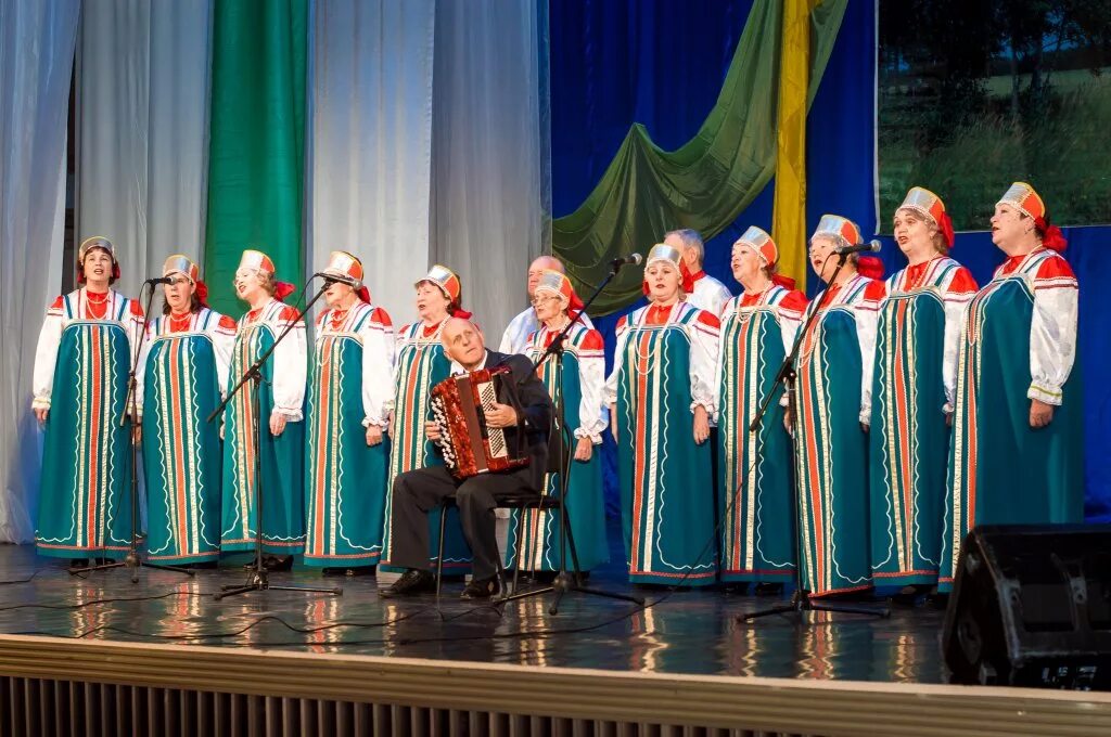 руководитель хора ветеранов. руководитель хора ветеранов. магнитогорский хор ветеранов. работа преподаватель хора москва речной вокзал. хор ветеранов в кирсанове.