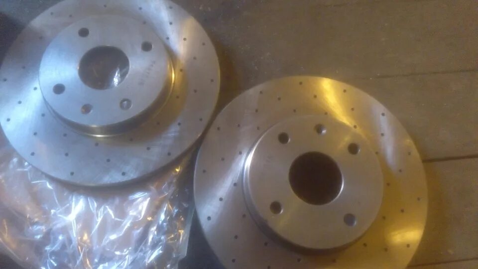 Задние тормозные диски эпика. Задние тормозные диски эпика. Задний тормозной диск шевроле эпика. Задний тормозной диск шевроле эпика. Тормозной диск задний на крайслер циррус.