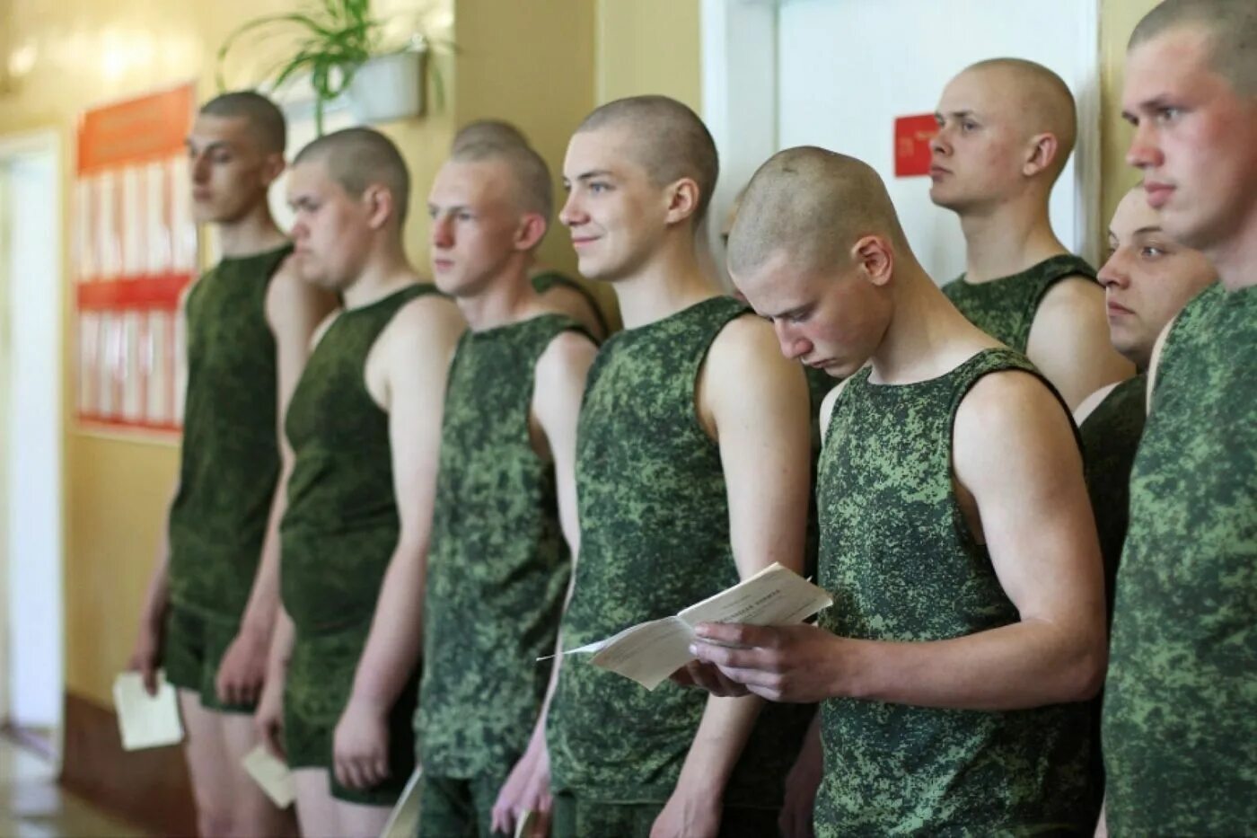 Весенний призыв по годам. Армия призывники. новобранцы в армии. призывники в военкомате. весенний призыв.