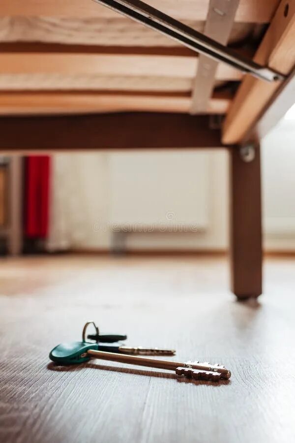 My keys on the table. Ключ под кроватью сесилии. key under the chair. fkbambam under the floor.