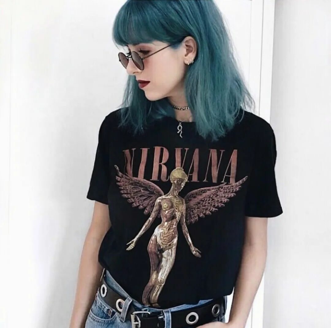 Девушка нирвана. Гранж герл нирвана. девушка nirvana. девушка в нирване. it&#039;гранж прическа.