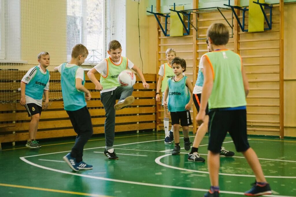 Тренера фк метеор жуковский. Метеор секции. Вячеслав дмитриевич баскетбол жуковский. Метеор команда по футболу новороссийск. Дфш метеор липецк.