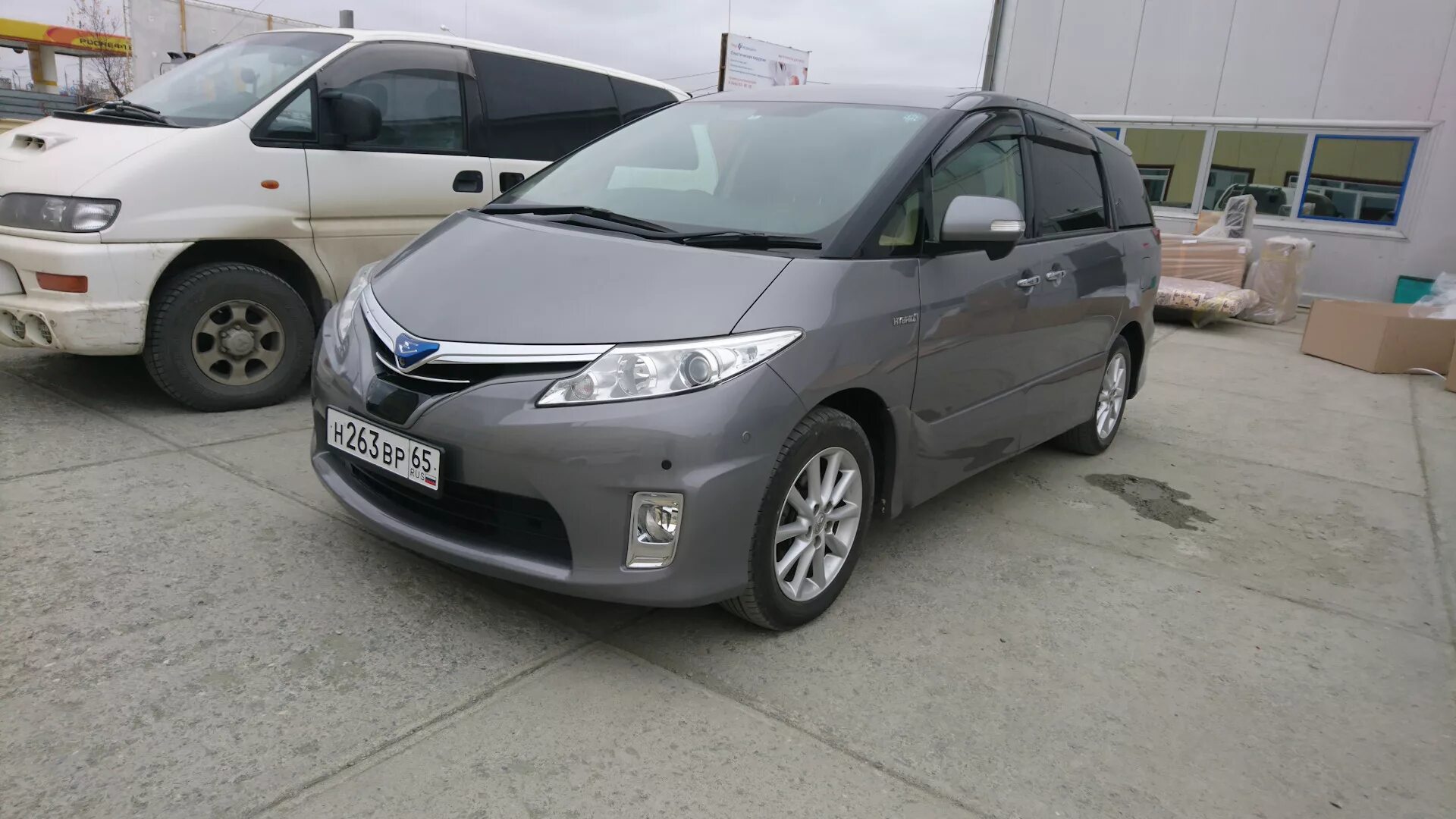 Купить эстиму гибрид. Тойота Эстима гибрид 2012. Toyota Estima Hybrid. Тойота Эстима 2 гибрид. Тойота Эстима 2.4 гибрид 2013.