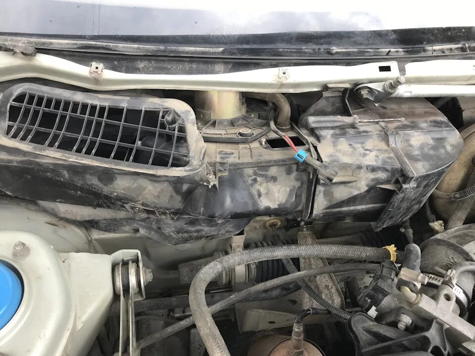 Как поменять радиатор печки 2110. Печка отопителя ваз 2112. Печка ваз 2112 2002. Снять радиатор отопителя ваз 2110. Как поменять радиатор печки 2110.