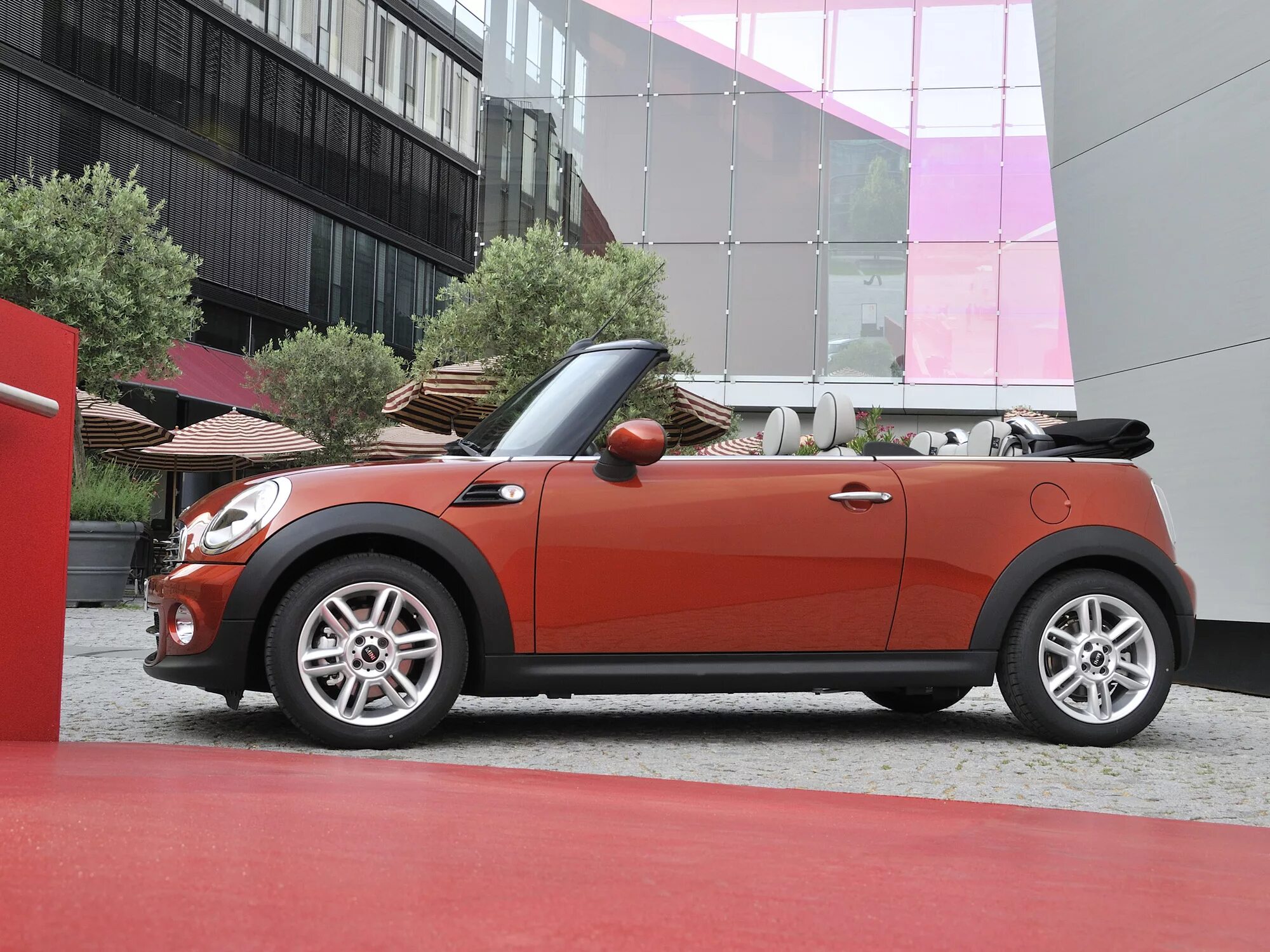 Мини купер кабриолет. Мини Купер кабрио. Мини Купер кабрио 2010. Mini Cabrio Cooper II. Mini Cooper кабриолет.