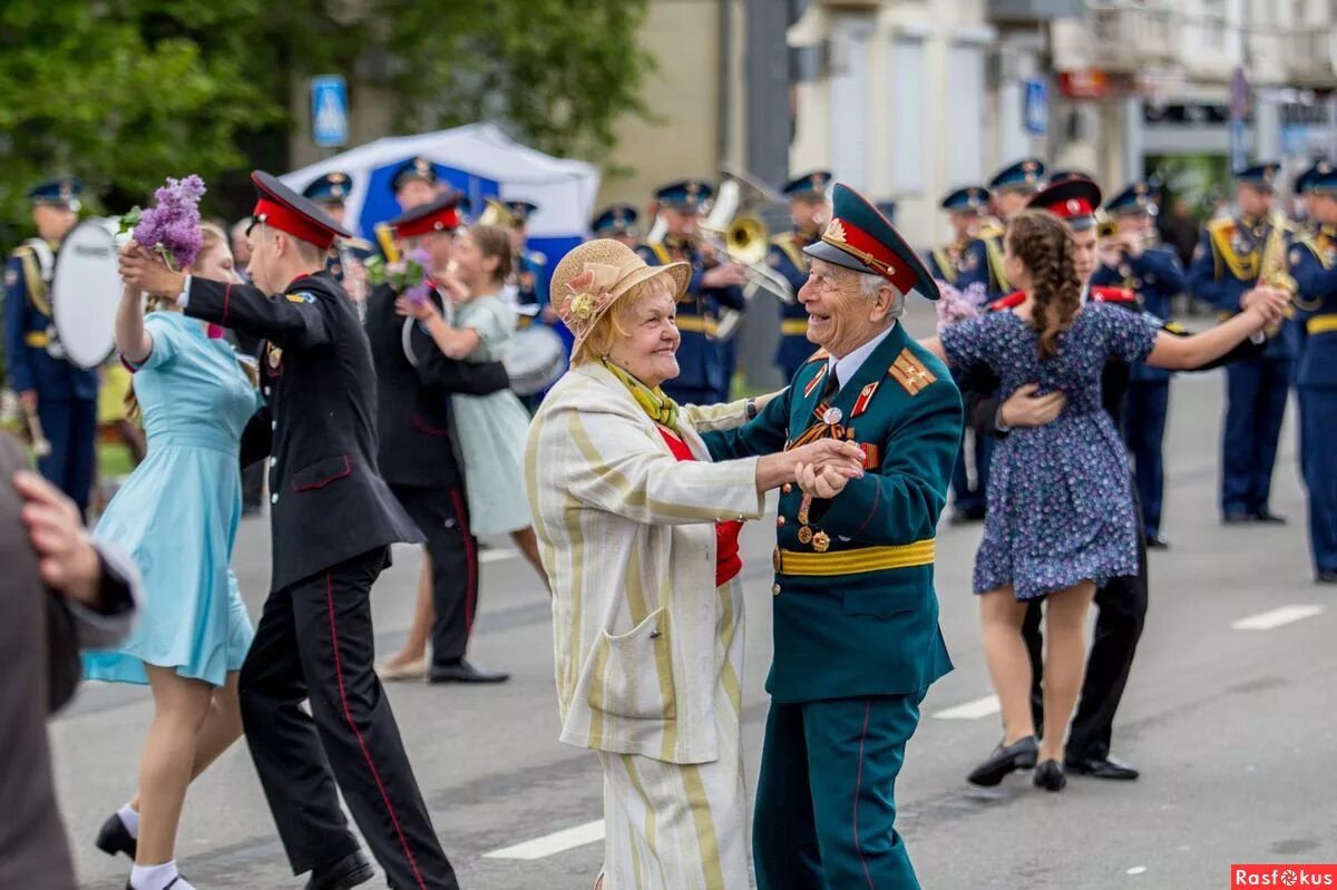 Вальс Победы. Ветераны танцуют вальс. Майский вальс. День Победы вальс. Победный вальс