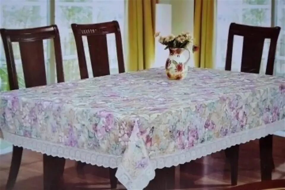 Как разгладить скатерть. Разгладить клеенку на столе. Стол застеленный пленкой. Клеенка на столешницу. Скатерть из клеенки.