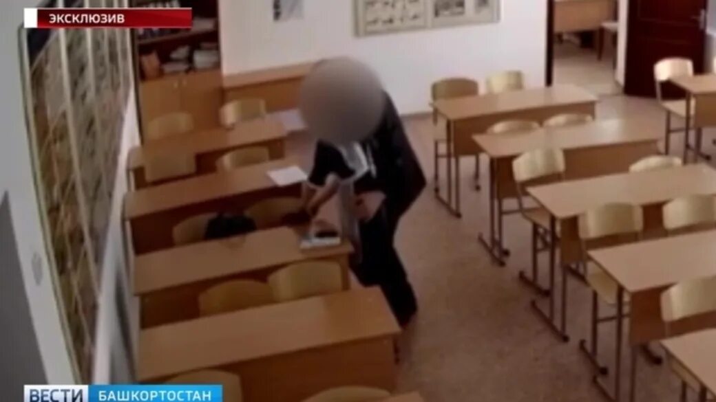 Училка и мелкий ученик. Подростки в школе. Школьники занимаются этим на уроке. Школьники занимаются этим на уроке. Школьники занимаются этим на уроке.