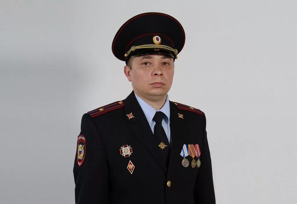 Форма генерала полиции. Владимир генерал мвд полиции колокольцев александрович. владимир александрович колокольце. форма генерал майора полиции. генеральская форма мвд.