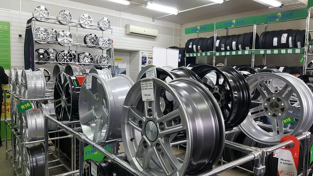 4 колеса киров. 4 колеса киров. 4 колеса. Колёса даром киров шины. Урал лесовоз обливин.