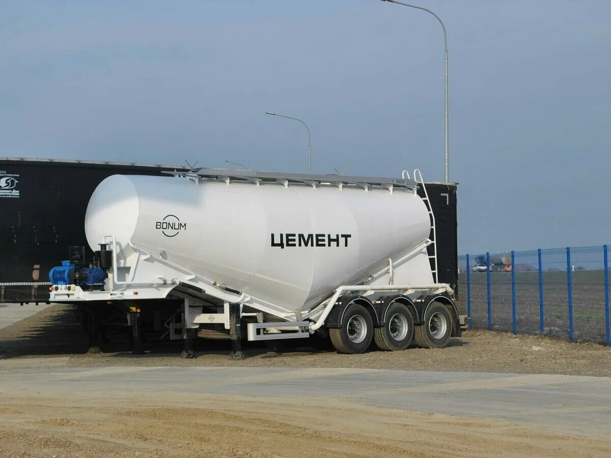 цементовозы перевозки. цементовозы перевозки. перевозка цемента. поставки цемента навалом. бецема цементовоз полуприцеп 50.