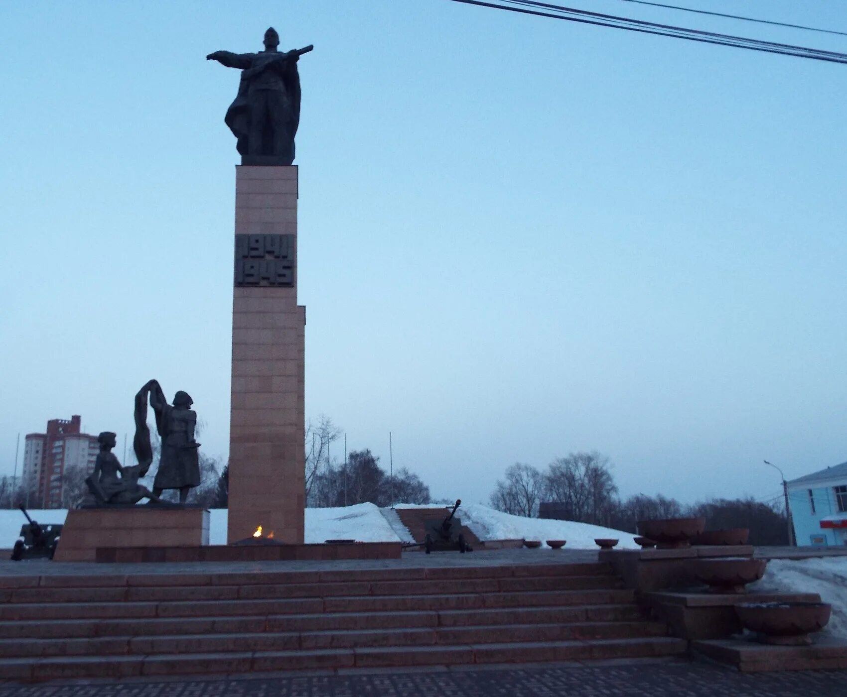 Памятник борцам революции Иваново. Г Иваново центр города памятник. Памятники ВОВ В Иваново. Памятники ВОВ В города Иваново. Памятник революции иваново