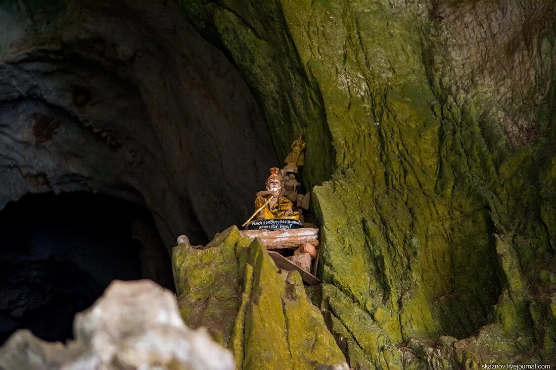 Пещера жители. Пещера жители. Замкнутые пещеры. Подземелье гоблинов хоббит. Обитатели пещер.