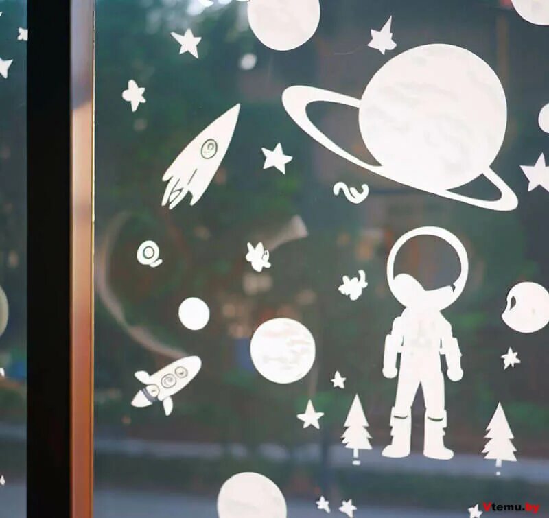Аппликация на окно день космонавтики. Украшение окон ко Дню космонавтики. Украшение ко Дню космонавтики в детском саду. Украсить окна к Дню космонавтики.