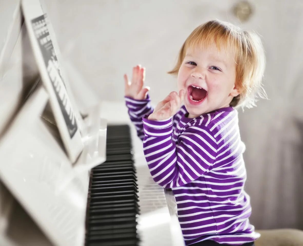 Музыкальный слух ноты. Дети поют. Музыкальные занятия для малышей. Вокал дети. Пение дети.
