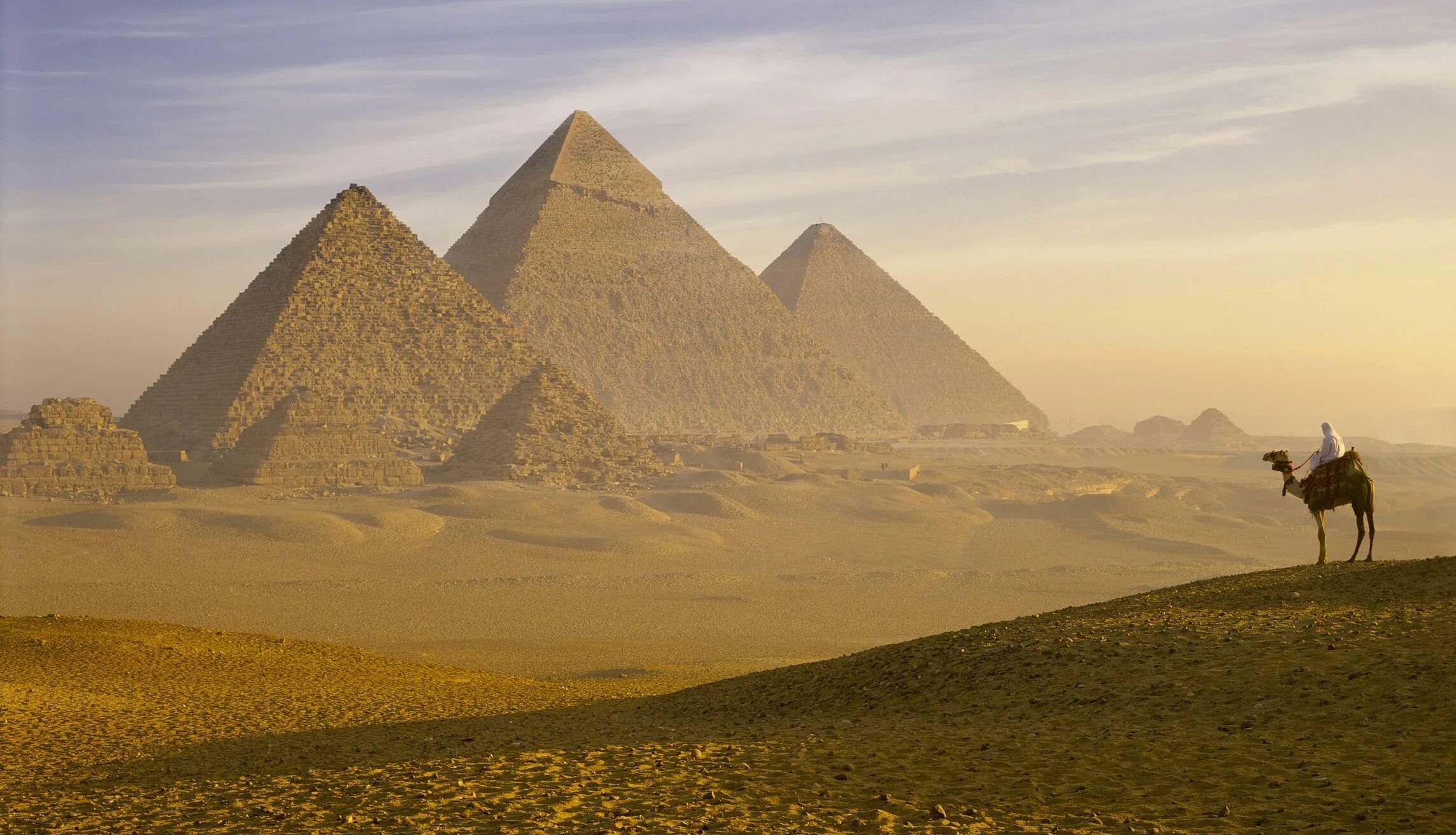 Какая природа египта. Пирамиды Гизы древний Египет. Долина Гизы Египет. Каир пирамиды. Достопримечательности Египта пирамиды Гиза.