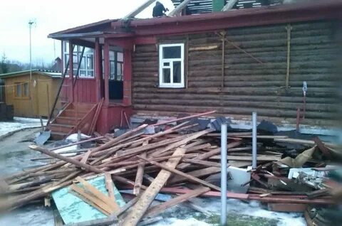 Демонтаж деревянного дома