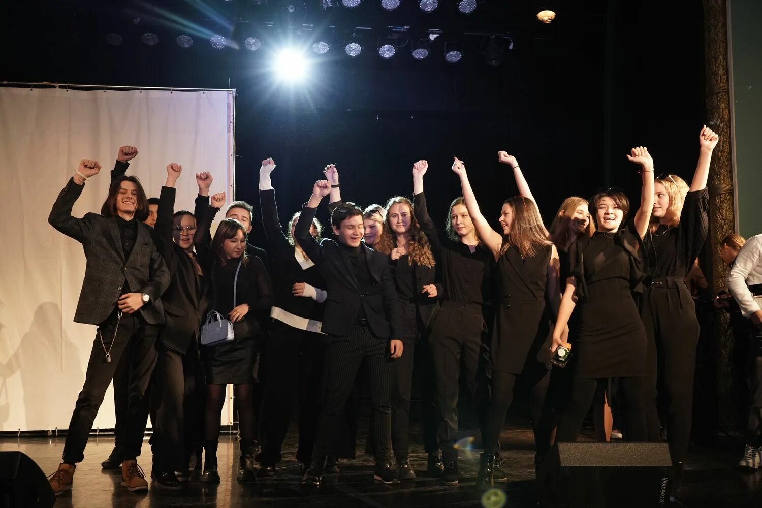 позитив конкурсы. позитив конкурсы. корпоративные мероприятия. костюмированная вечеринка. позитив конкурсы.