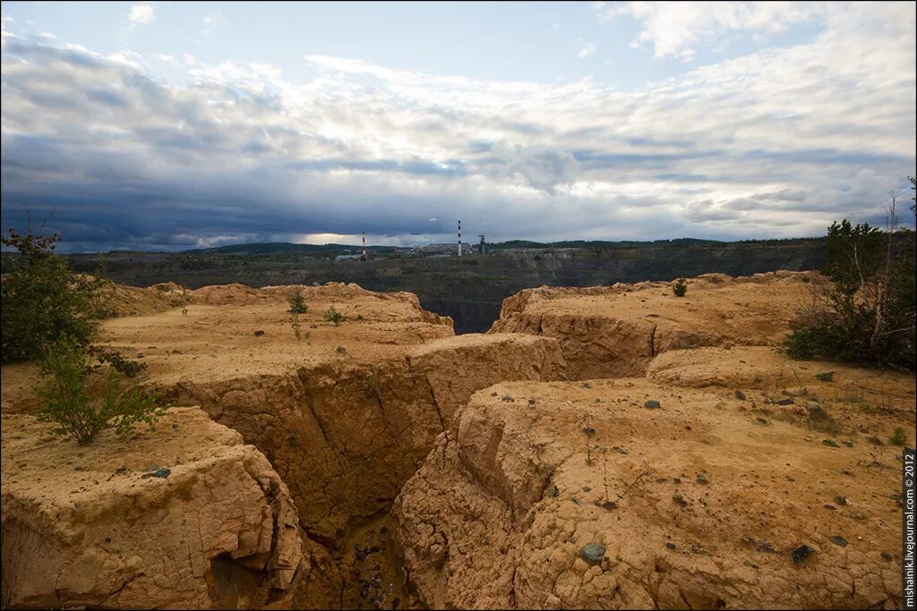 Железные шляпы месторождение. Учалинский гок карьер. Учалы карьер угок. Учалинский рудник. Учалинский рудник.