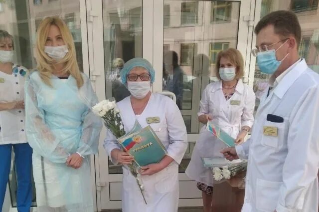 С днем медицинской медсестры. Межицинскаясестра участковая. Медсестра на участке. Межицинскаясестра участковая. Страшная медицинская сестра.