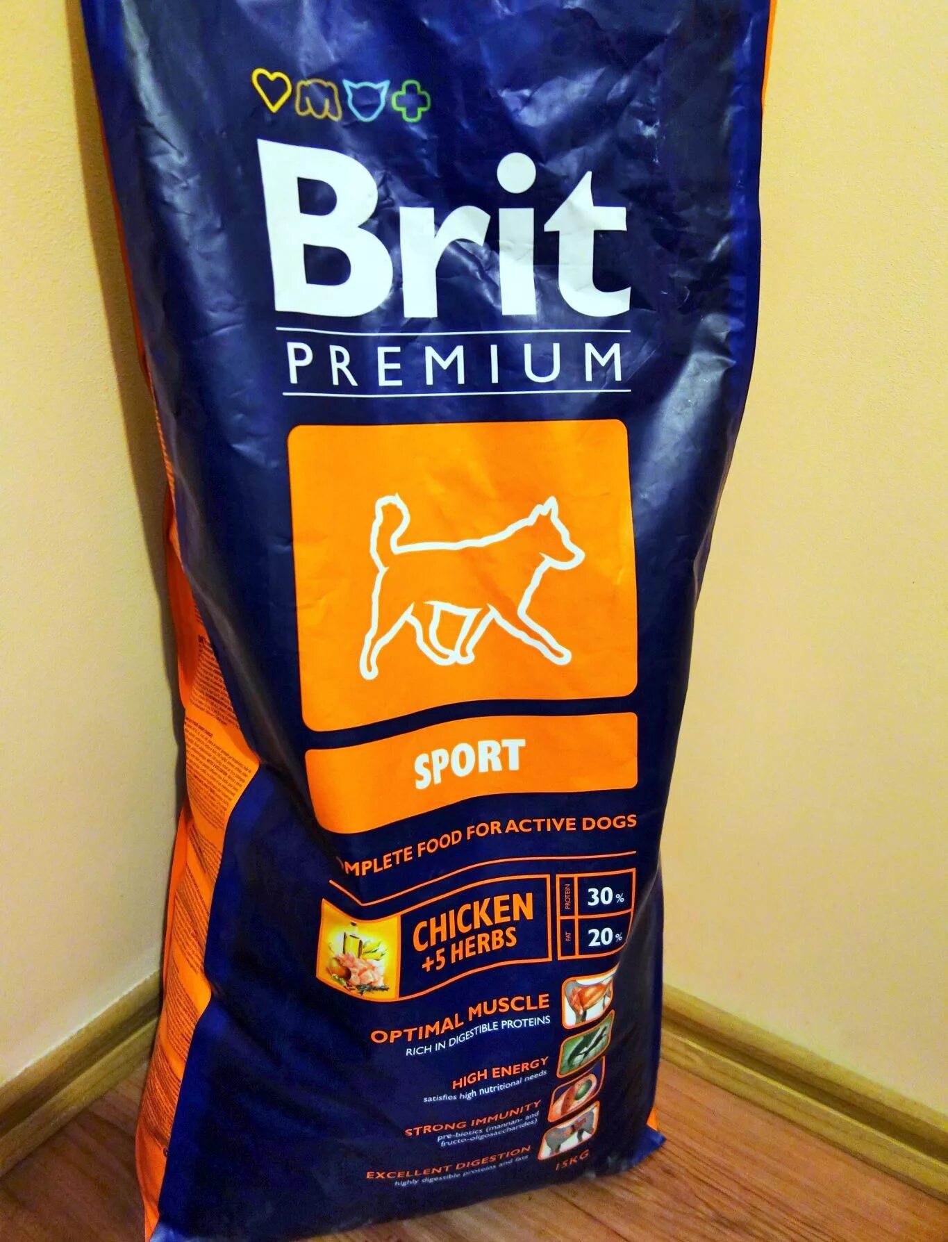 Российские корма для собак премиум. Корм для собак Brit Premium. Brit Premium Sport 15 кг. Корма премиум класса для собак. Brit для собак крупных пород.