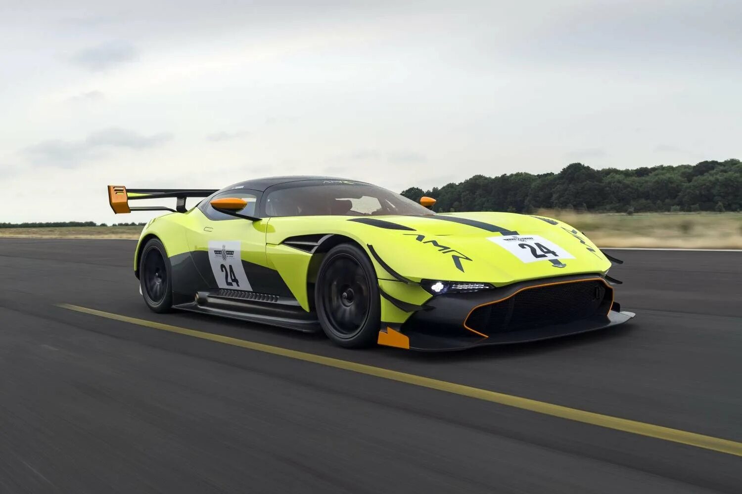 Aston martin vulcan. Aston martin vulcan. Машина aston martin vulcan. Машина aston martin vulcan. Aston martin vulcan 2016 hypercar.
