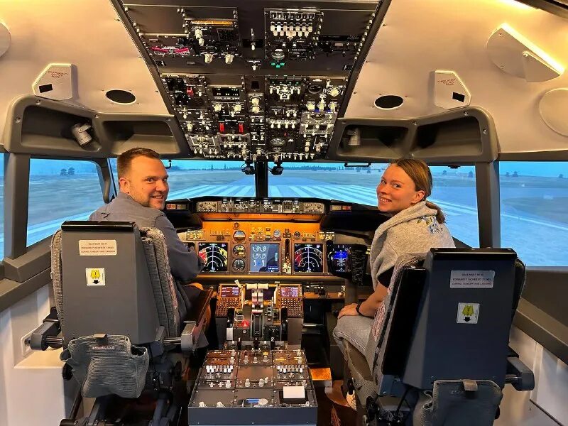 Dream aero авиатренажер новосибирск. авиатренажер самара. боинг 777 кабина. авиатренажер самара. дрим аэро боинг 737.