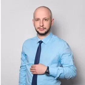 Директор мр групп