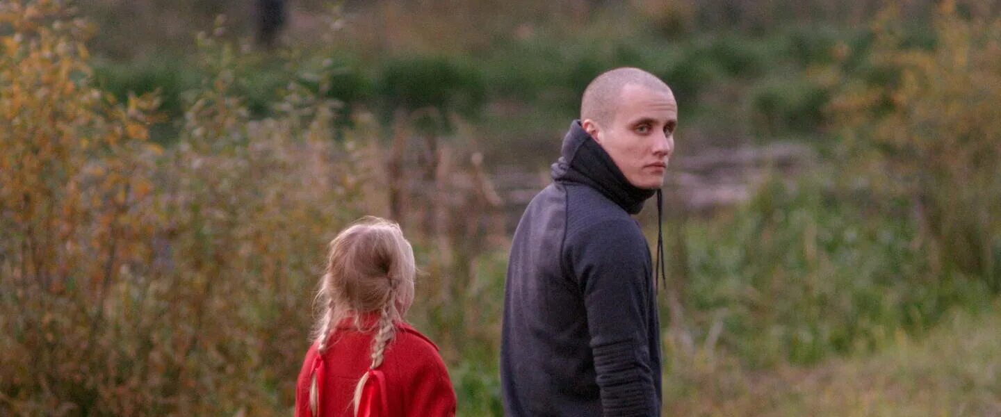 голубянка гусеница. бабочка японская переливница. ленточник дёрриса. короткометражка бабочки. тельце бабочки.