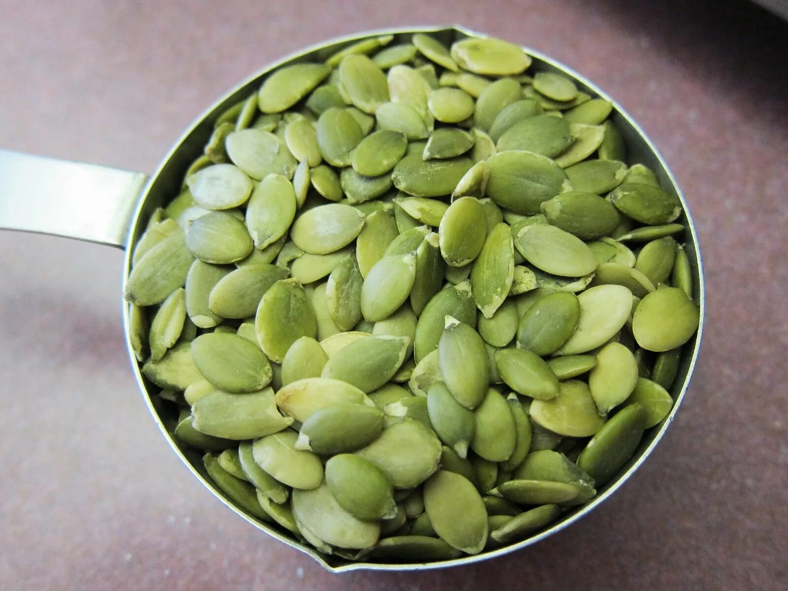 Тыквенные семечки лузгички упаковка. Семечки тыквы. Кориандр сорт badami eagle. Семена тыквы. Shine skin семена тыквы.