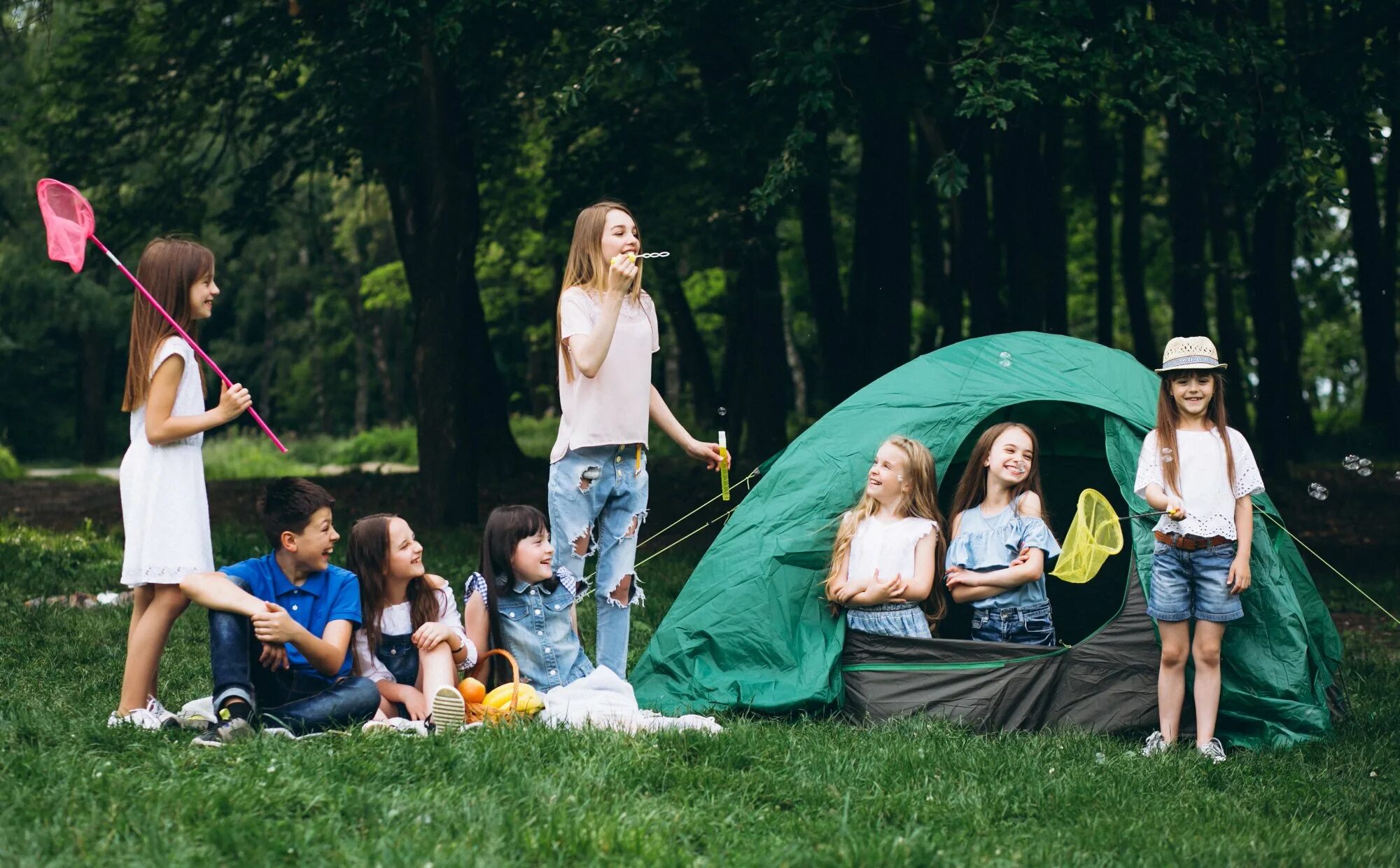 Летний camp. Детский лагерь. Детский летний лагерь. Палаточный лагерь для детей. Лето лагерь.