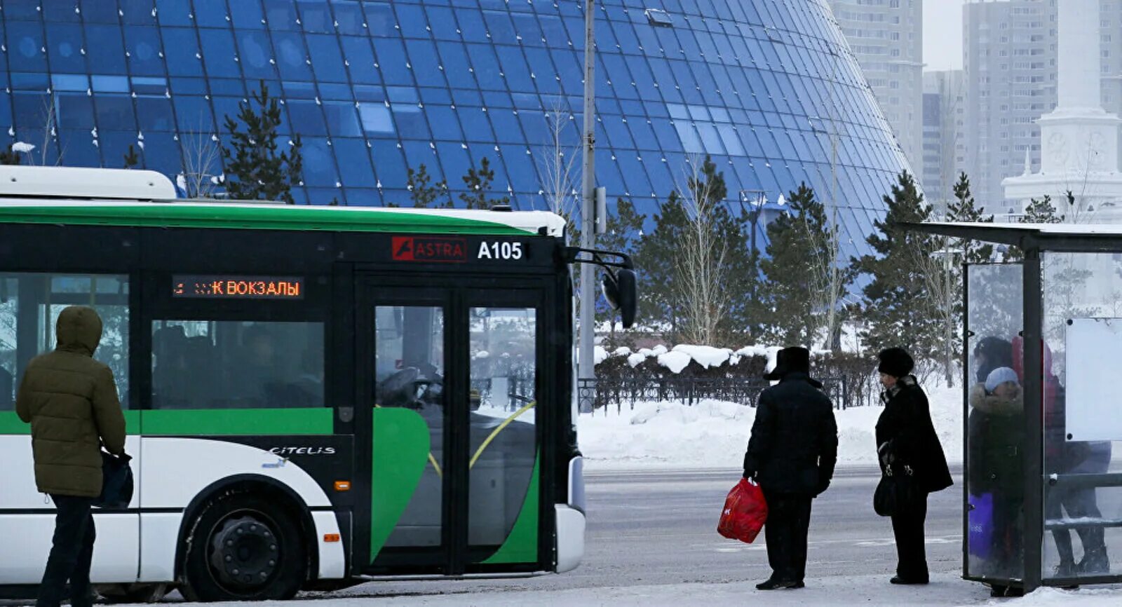 Астана алматы автобус. Автобус Астана. Остановка автобуса. Остановки в Казахстане. Автобус зимой в Астане.