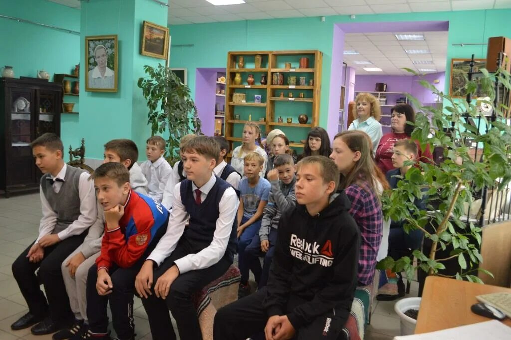 телефон fly ezzy, 2 сим карты. кинотеатр черногорск. мобильный телефон f+ ezzy 4 white. Adidas yeezy boost 1. Yeezy boost beluga на девушке на ногах.