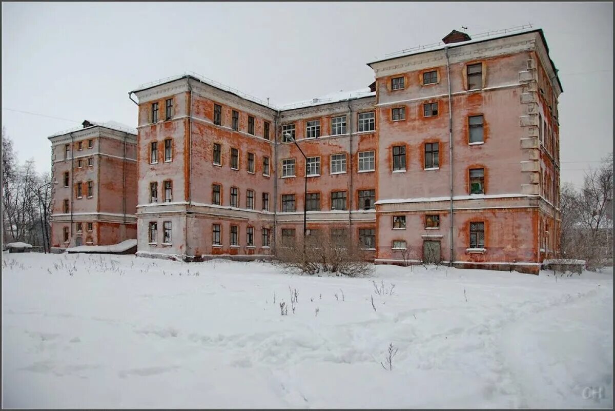 Школа 8 Петрозаводск Волховская. Петрозаводск 8 школа заброшка. Заброшенная школа Петрозаводск. Петрозаводск заброшка школа. Школы города петрозаводска