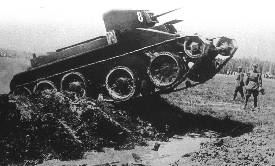 Лёгкий колёсно-гусеничный танк БТ-2. Советский танк БТ-2. Танк Кристи и БТ. БТ-2 1934. Легкий танк бт 2