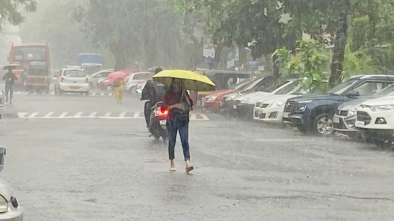 Мумбаи индия. Пляж в мумбаи индия. Mumbai weather. Mumbai weather. Затопленный мумбай.