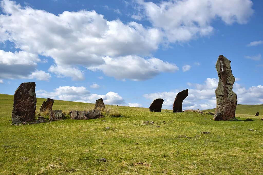 Anglia stonehenge стоунхендж англия. исторические природные памятники. моаи (статуи острова пасхи), чили. кромлех. стоунхендж юнеско.